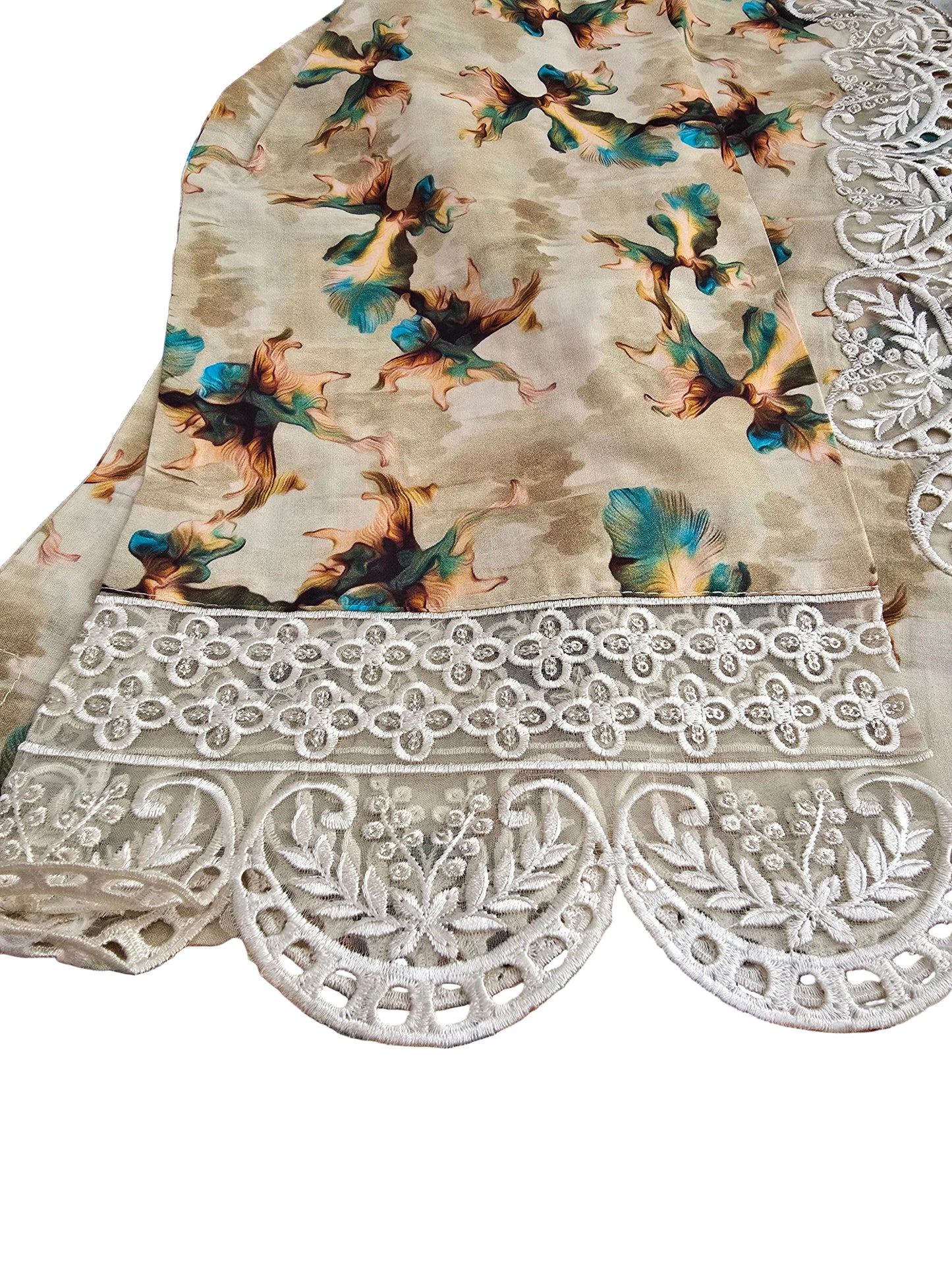Ghausia Luxury – Digital Print Embroidered 3-Piece Suit